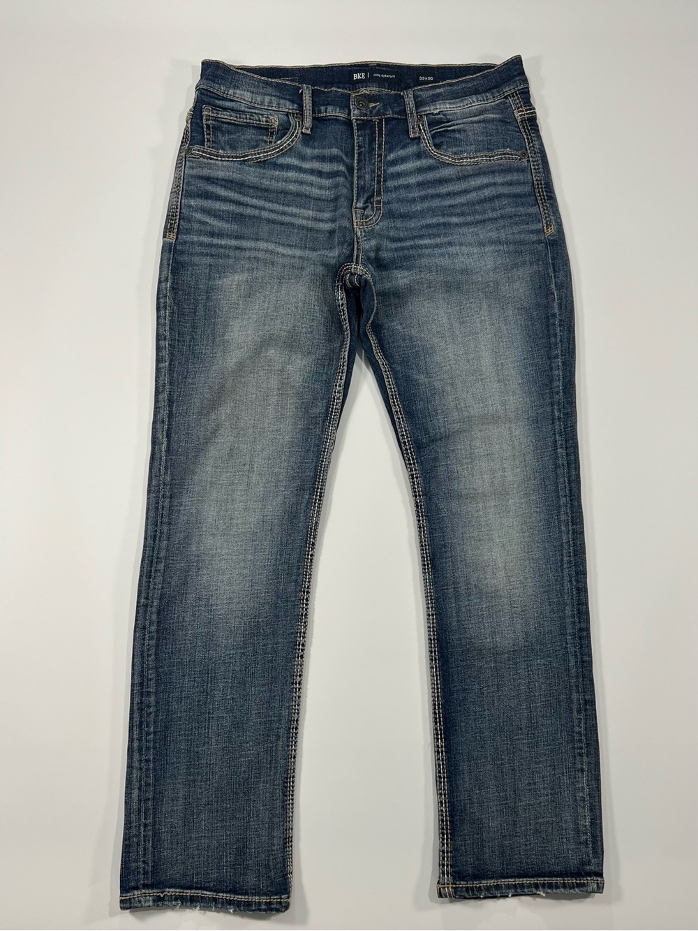 BKE Buckle Jake Straight Jeans Mens 33x30 Whiskered Medium Wash Stretch Denim